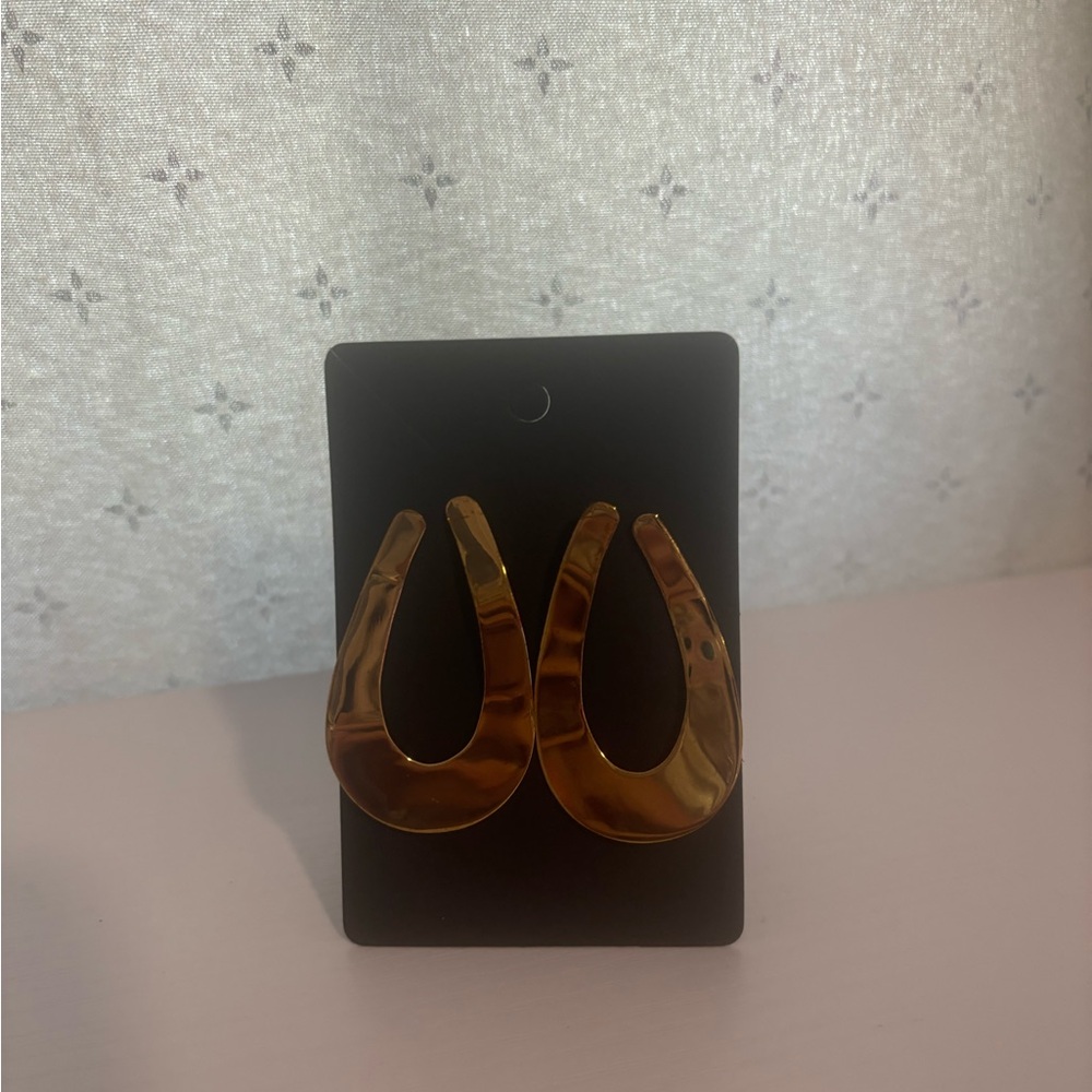 Vintage Gold Abstract Horseshoe Earrings